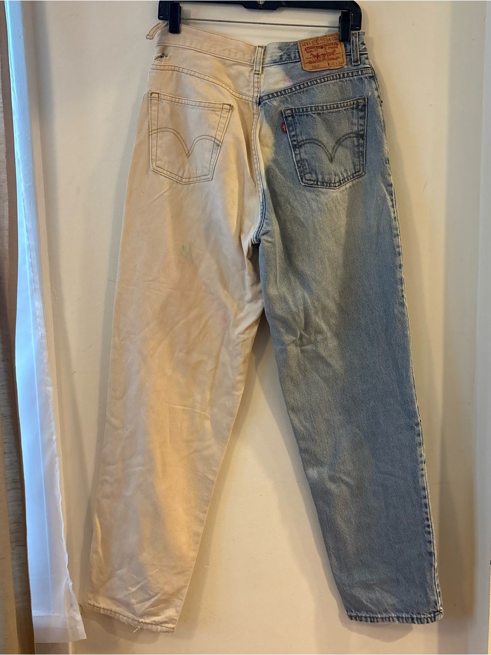 Vtg Levi's 560 Jeans Hand Painted 34x30 Loose Tapered Celestial Art Sun Festival - Picture 2 of 12